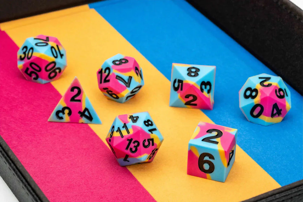 FanRoll Sharp Edge Silicone Rubber Gaymers Pride 16mm Dice Set (Pansexual) - Image 2