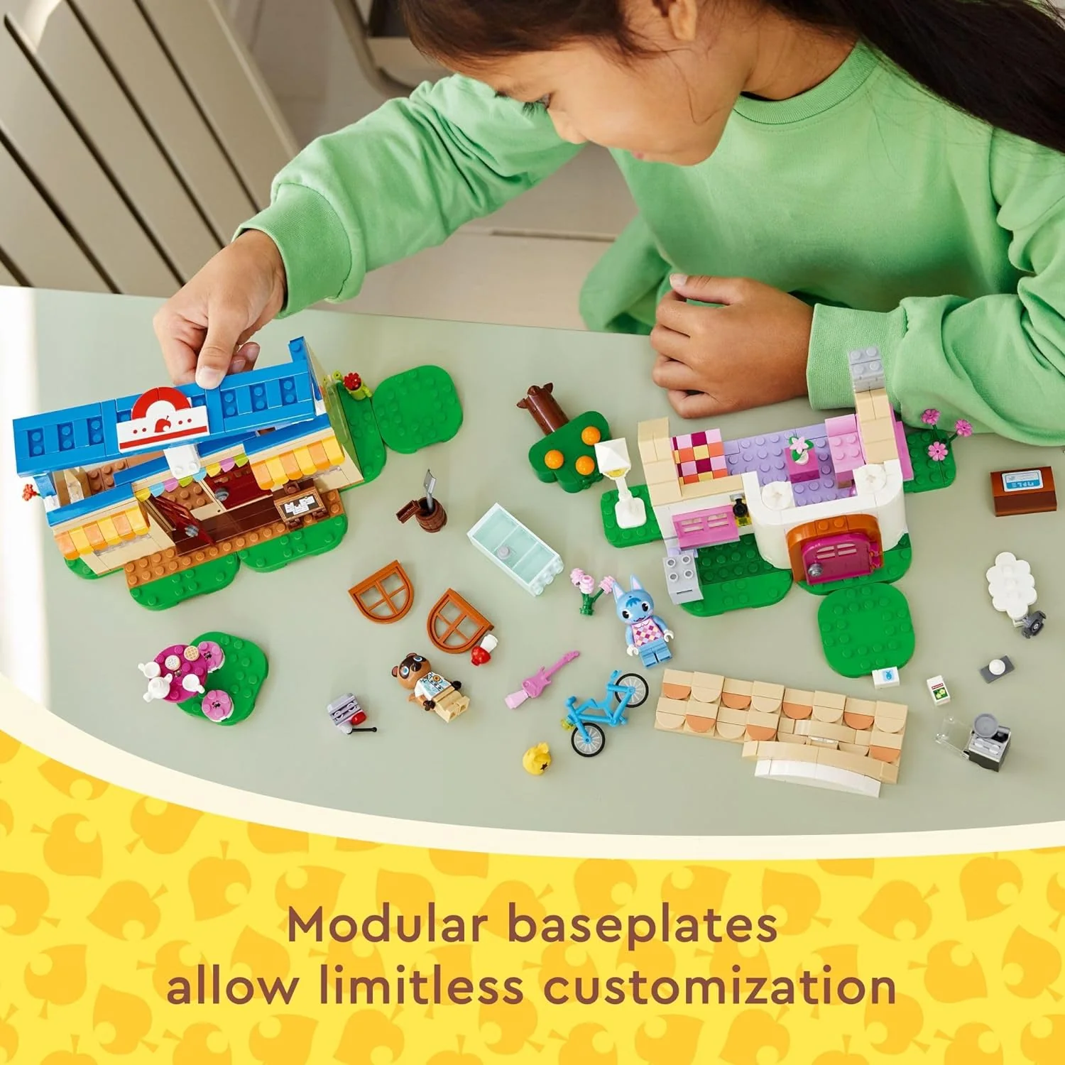 LEGO Animal Crossing: Nook's Cranny & Rosie's House Set 77050 - Image 3