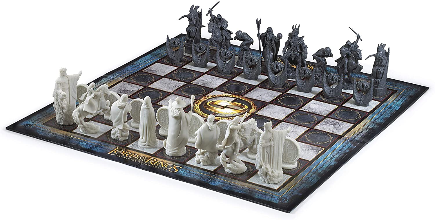 The Lord of the Rings Chess Set - Image 3